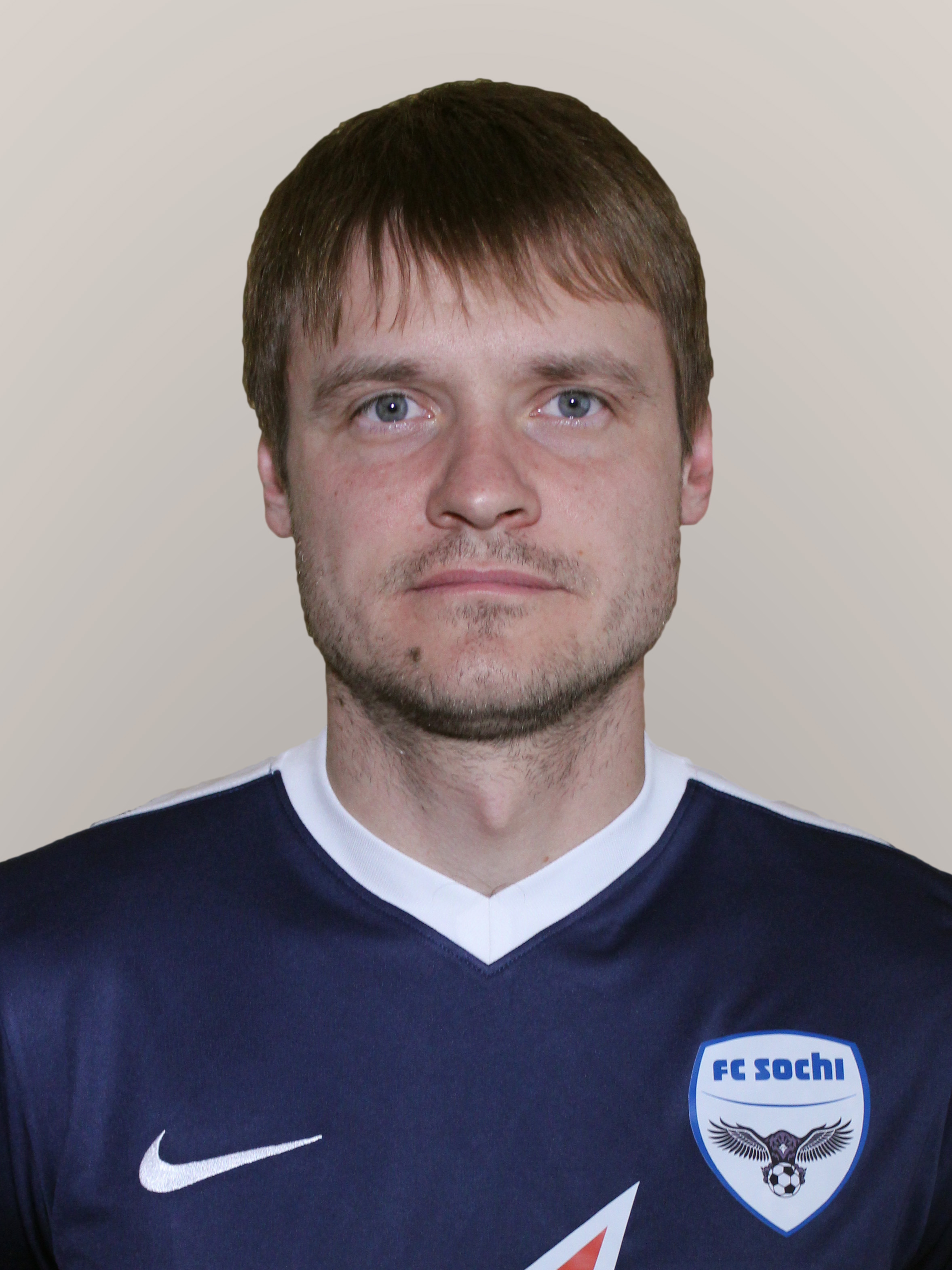 Защитник, закалённый Премьер-Лигой!