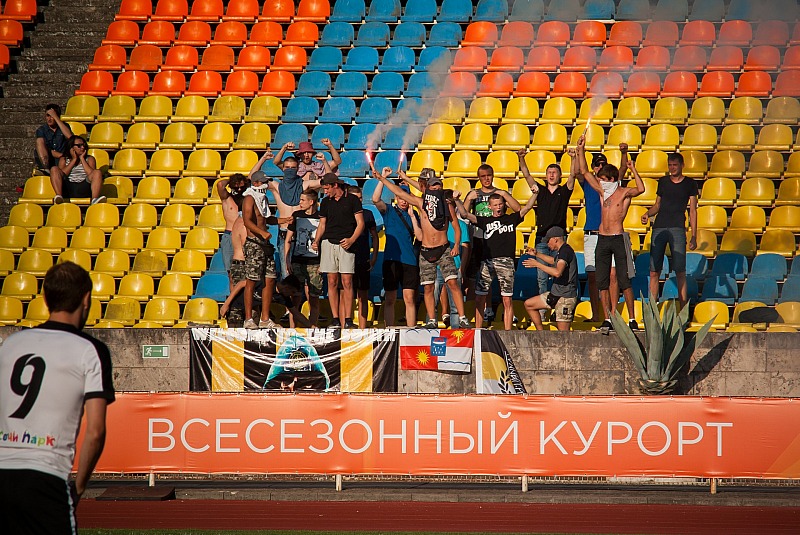 16 июля. Болельщики на матче "Сочи" против "Чайки"